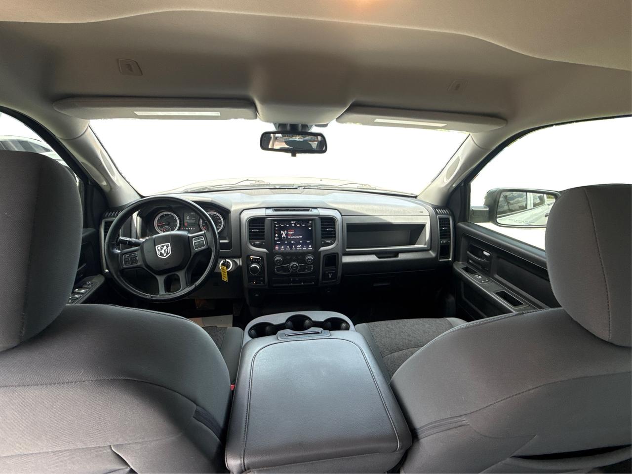 2020 RAM 1500 Classic Express 4x4 Crew Cab 5'7  Bx WE FINANCE ALL CREDIT Photo
