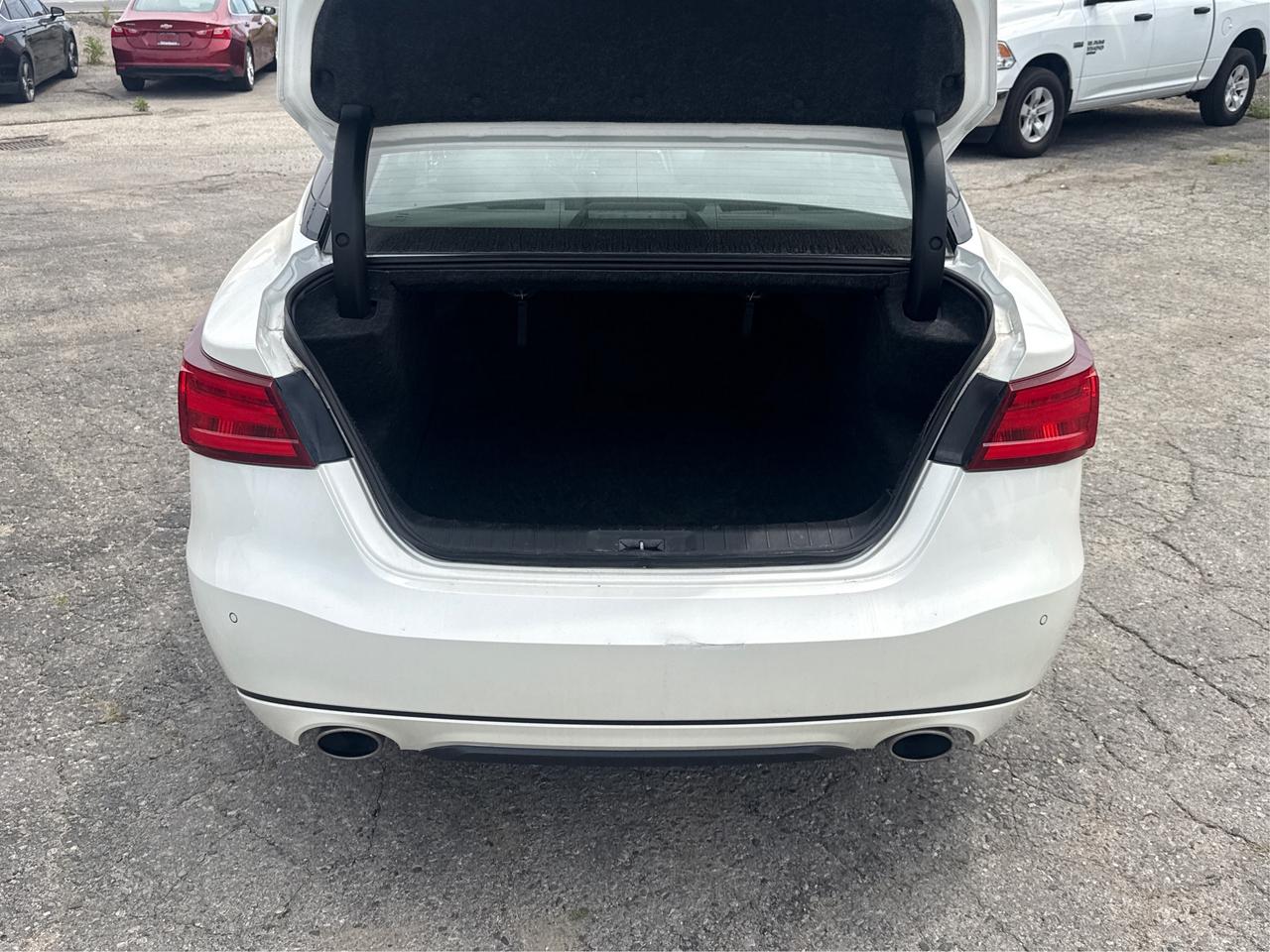 2018 Nissan Maxima NAV LEATHER PANO ROOF CLEAN WE FINANCE ALL CREDIT! Photo