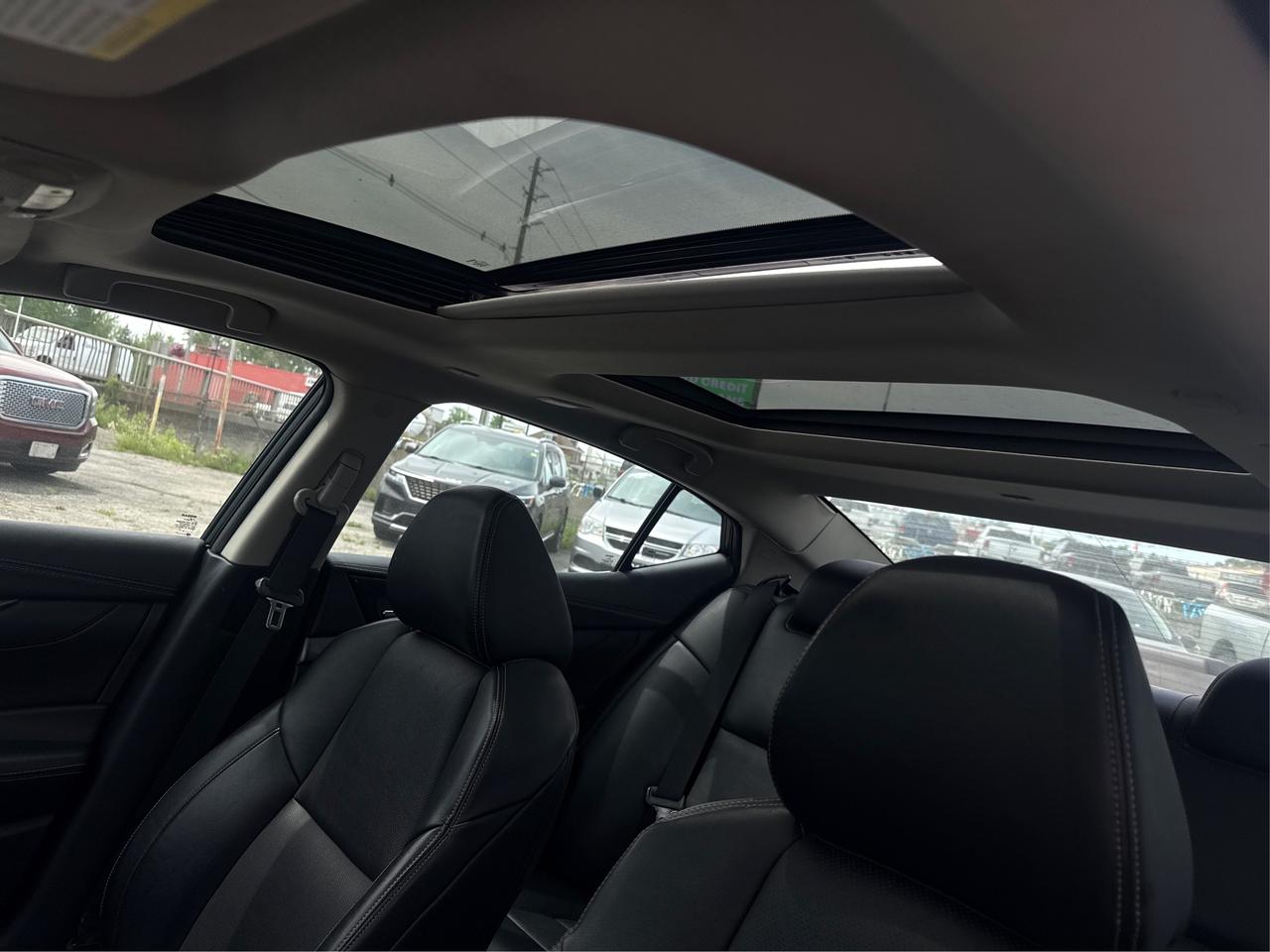 2018 Nissan Maxima NAV LEATHER PANO ROOF CLEAN WE FINANCE ALL CREDIT! Photo