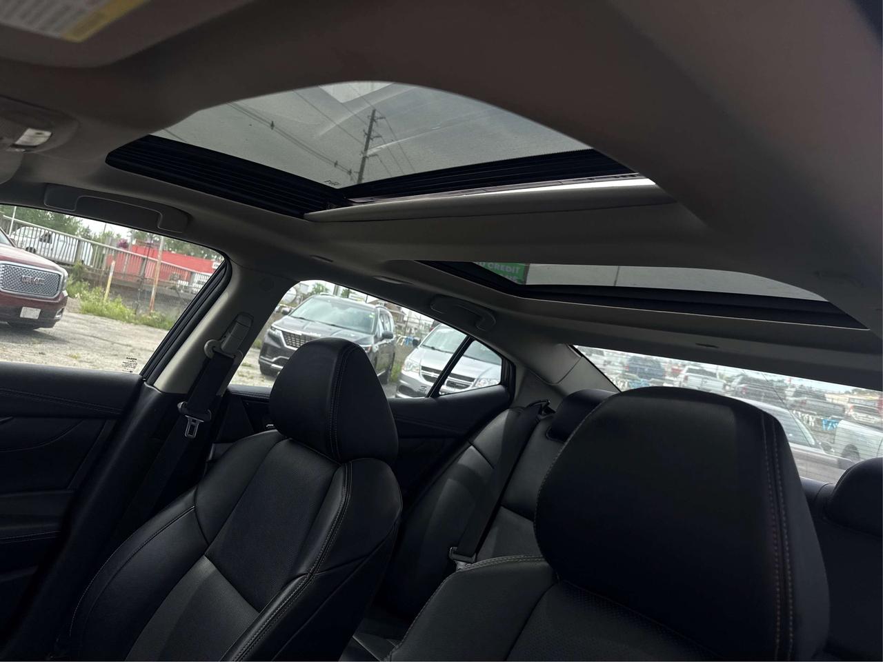 2018 Nissan Maxima NAV LEATHER PANO ROOF CLEAN WE FINANCE ALL CREDIT! Photo