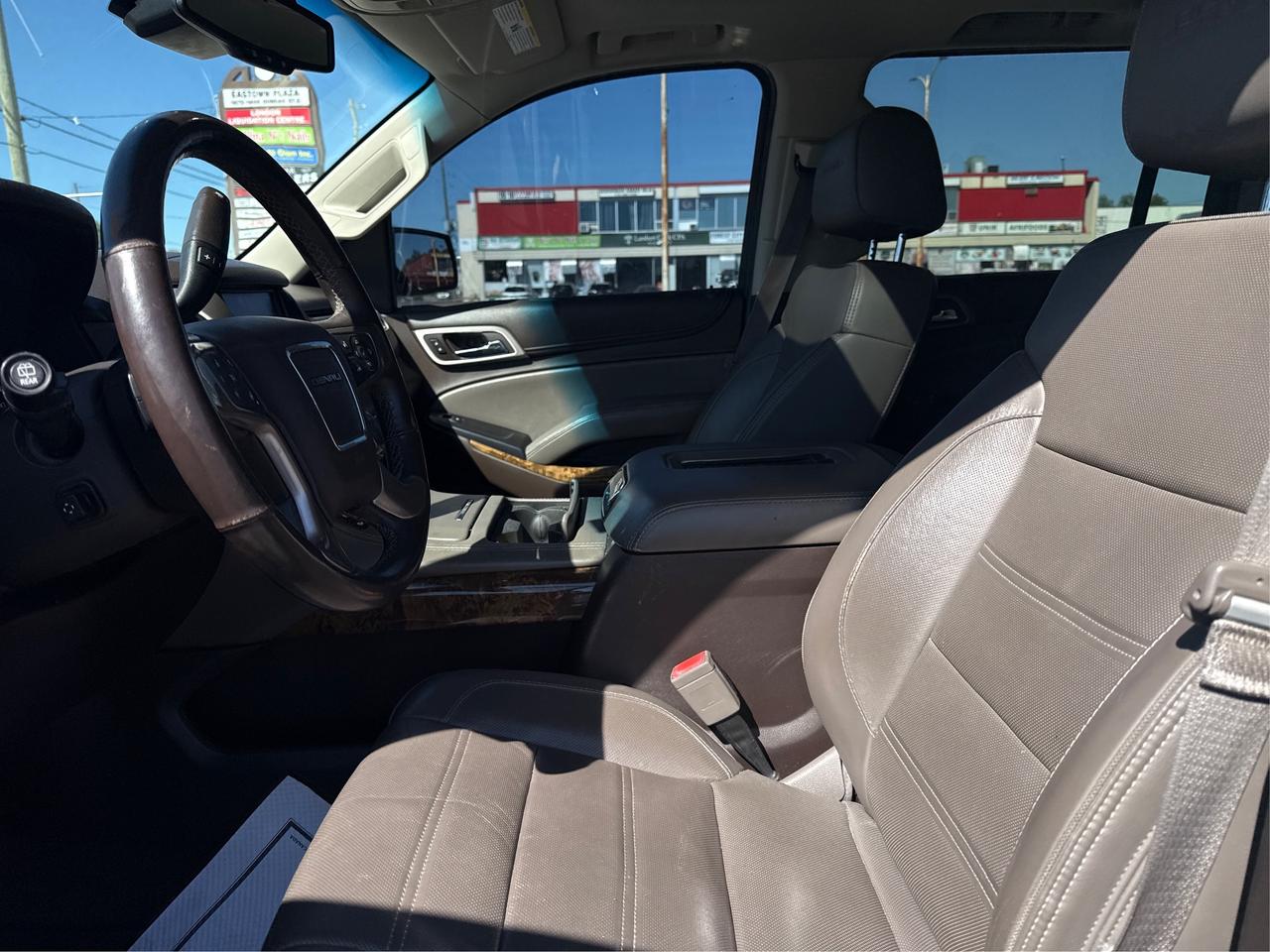 2015 GMC Yukon XL CERTIFIED NAV LEATHER ROOF WE FINANCE ALL CREDIT Photo