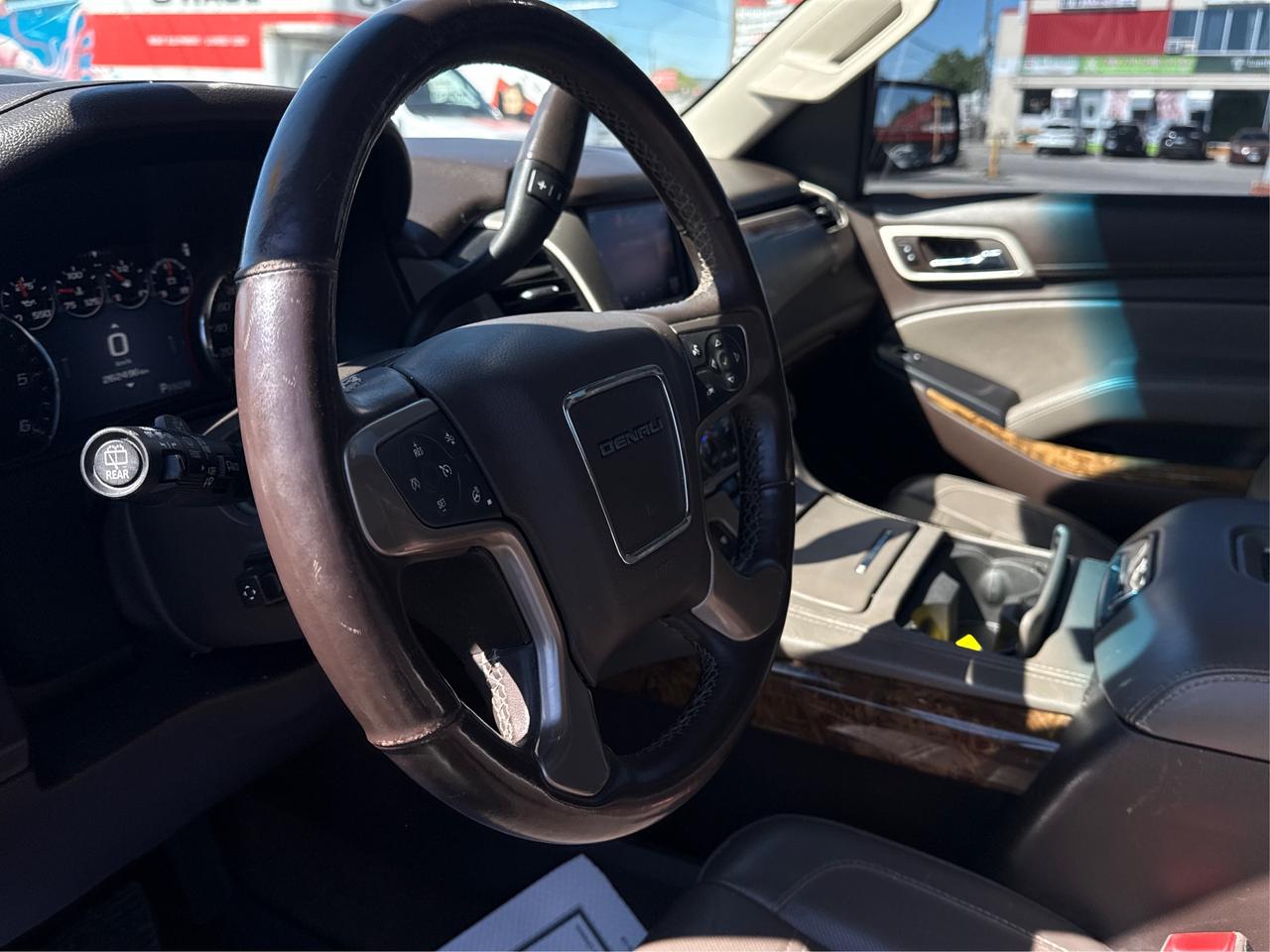 2015 GMC Yukon XL CERTIFIED NAV LEATHER ROOF WE FINANCE ALL CREDIT Photo