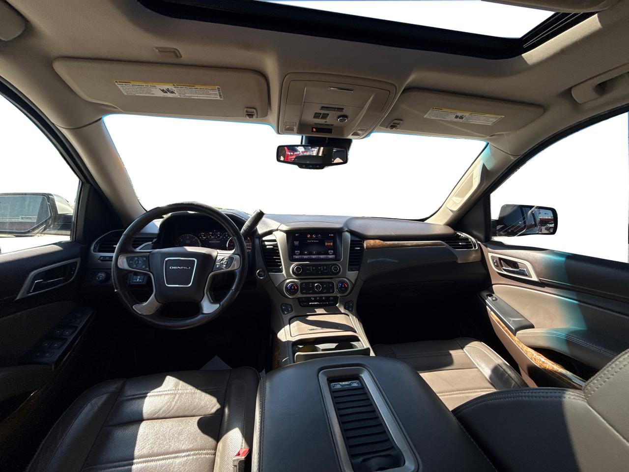 2015 GMC Yukon XL CERTIFIED NAV LEATHER ROOF WE FINANCE ALL CREDIT Photo