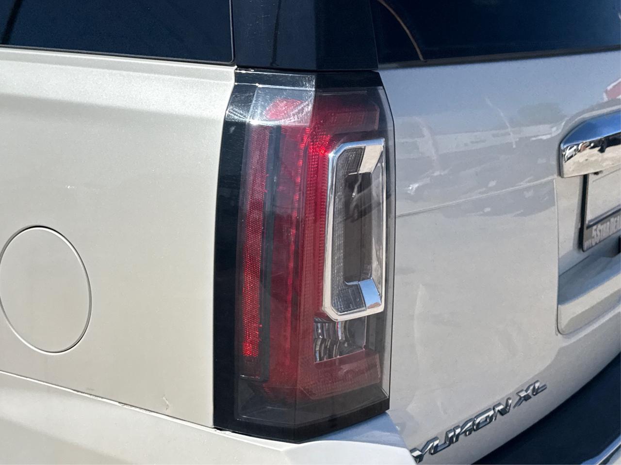 2015 GMC Yukon XL CERTIFIED NAV LEATHER ROOF WE FINANCE ALL CREDIT Photo