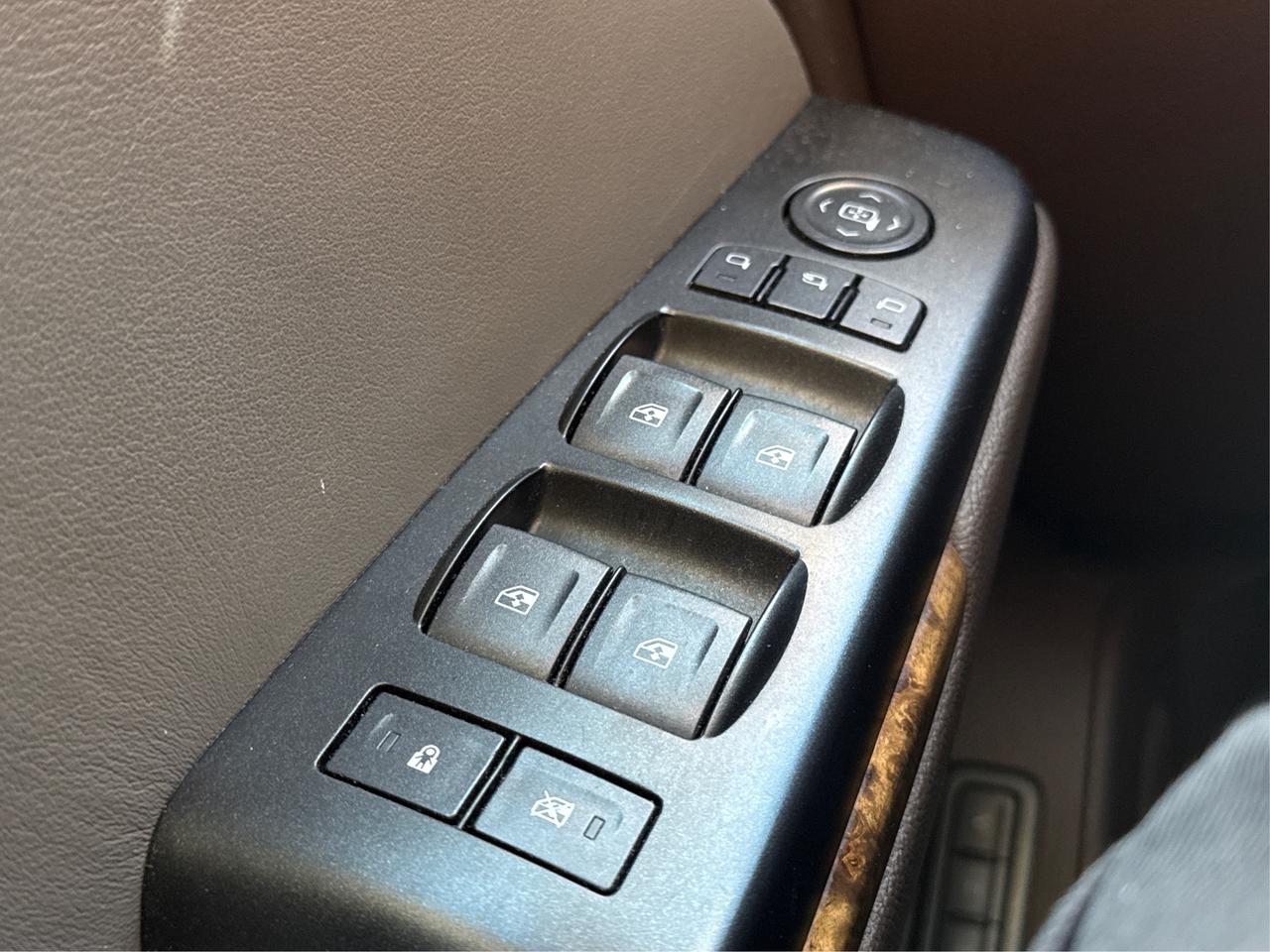 2015 GMC Yukon XL CERTIFIED NAV LEATHER ROOF WE FINANCE ALL CREDIT Photo