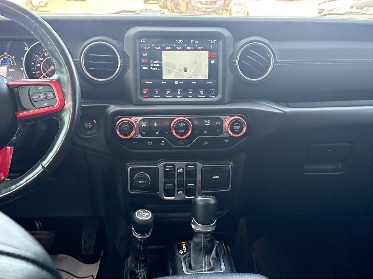 2018 Jeep WRANGLER UNLIMITED NAV LEATHER HEATED SEATS! WE FINANCE ALL CREDIT! Photo