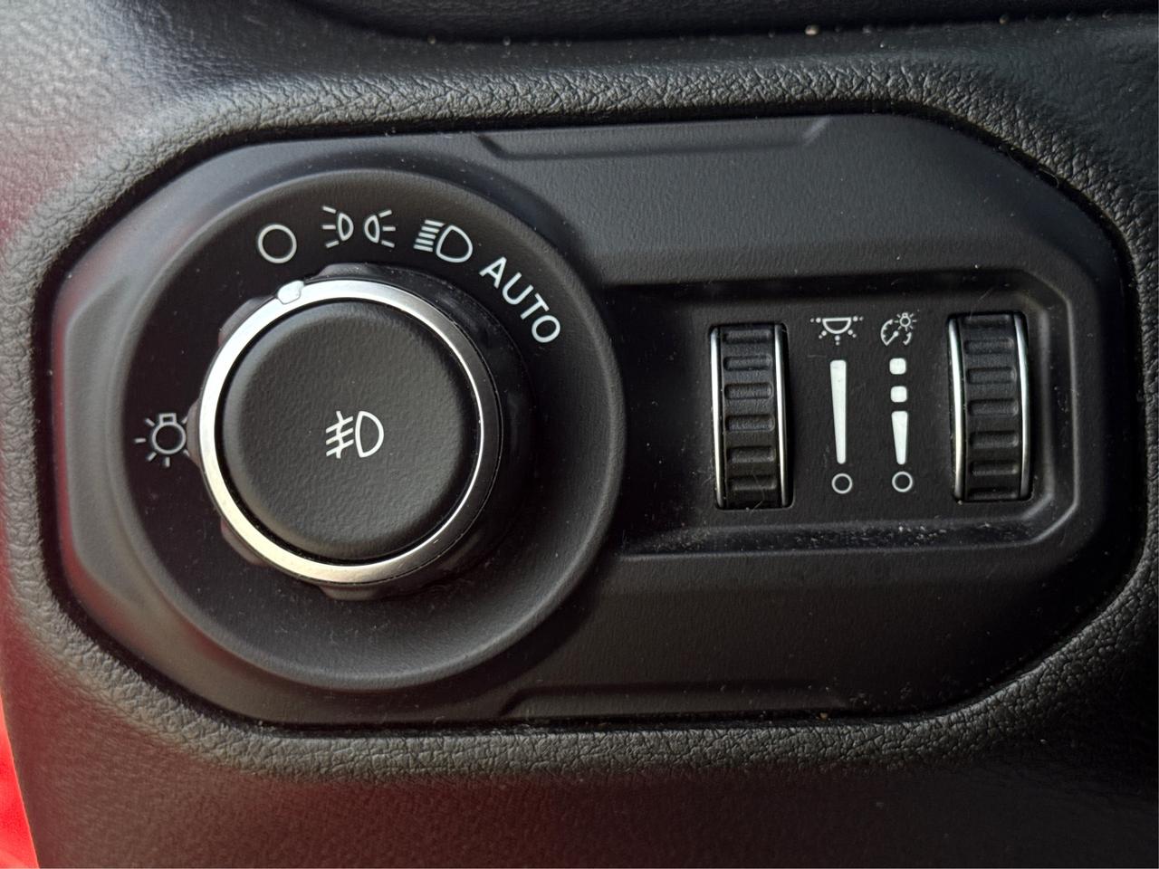 2018 Jeep WRANGLER UNLIMITED NAV LEATHER HEATED SEATS! WE FINANCE ALL CREDIT! Photo