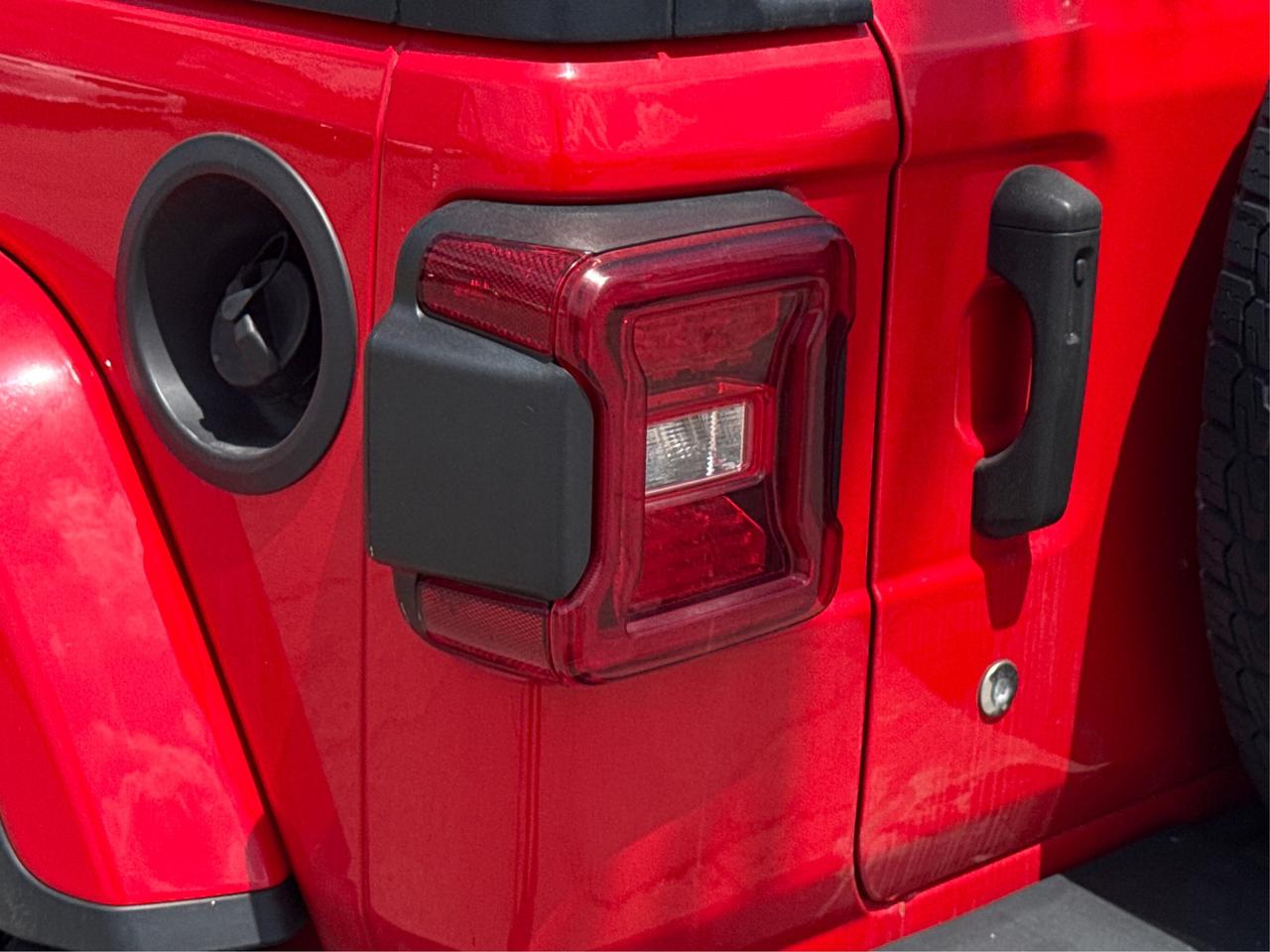 2018 Jeep WRANGLER UNLIMITED NAV LEATHER HEATED SEATS! WE FINANCE ALL CREDIT! Photo