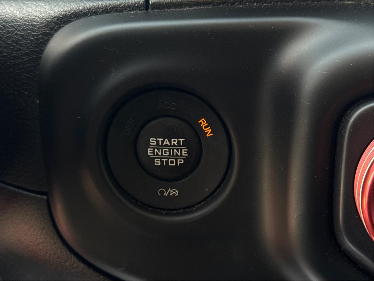 2018 Jeep WRANGLER UNLIMITED NAV LEATHER HEATED SEATS! WE FINANCE ALL CREDIT! Photo