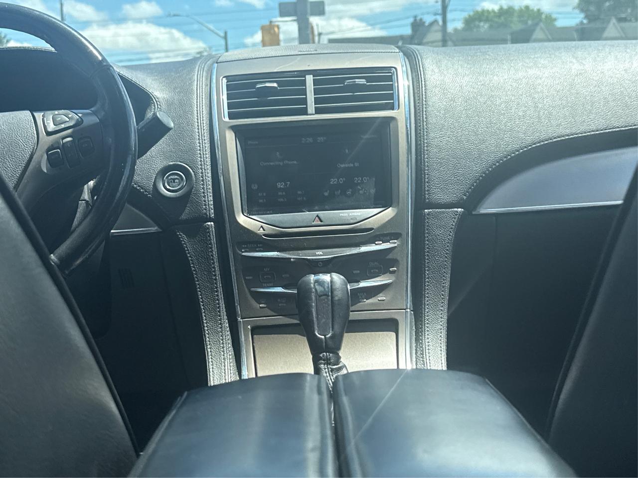 2012 Lincoln MKX MUST SEE NAV LEATHER ROOF WE FINANCE ALL CREDIT Photo