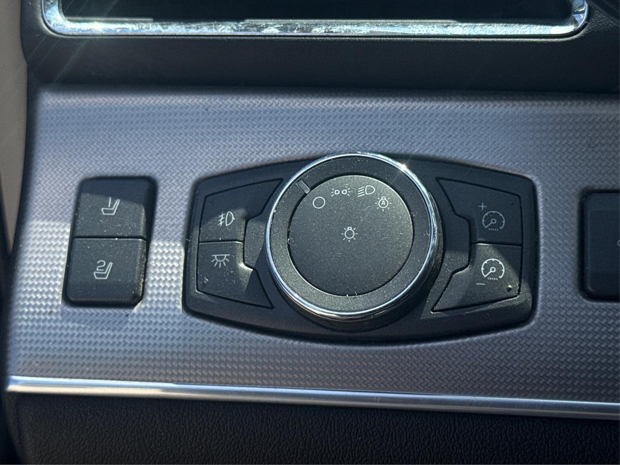 2012 Lincoln MKX MUST SEE NAV LEATHER ROOF WE FINANCE ALL CREDIT Photo