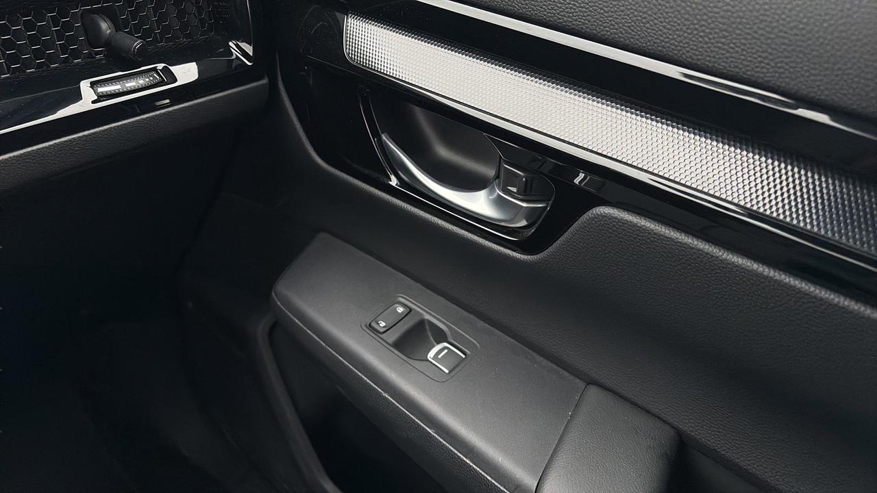 2024 Honda CR-V Hybrid Touring AWD Photo