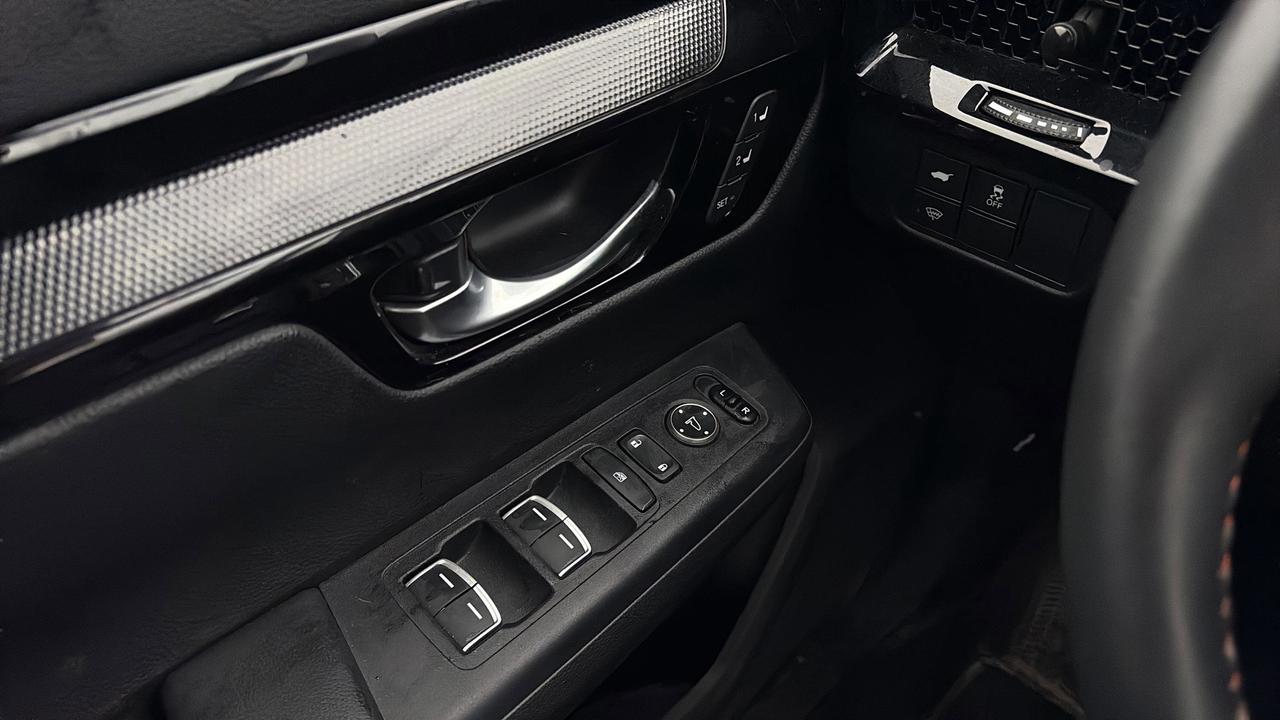 2024 Honda CR-V Hybrid Touring AWD Photo
