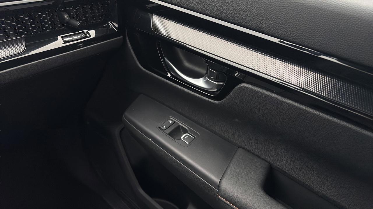 2024 Honda CR-V Hybrid Touring AWD Photo