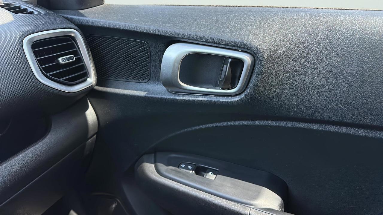 2021 Hyundai Venue Trend IVT Photo