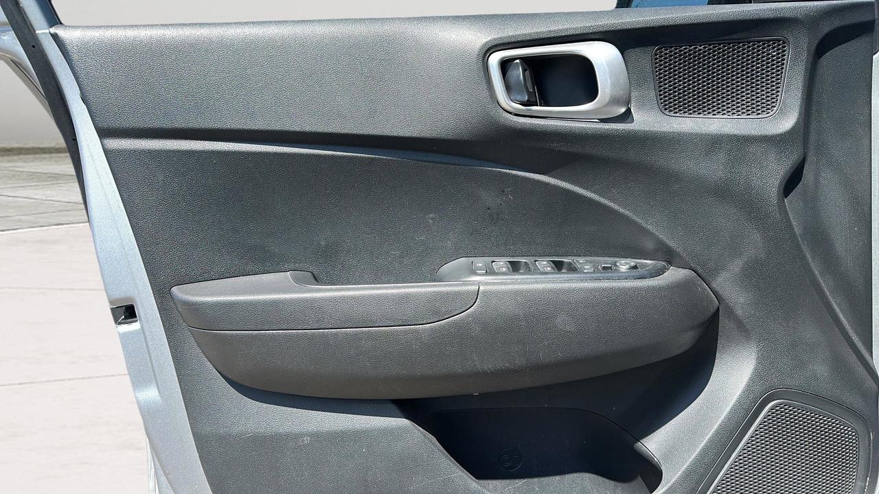 2021 Hyundai Venue Trend IVT Photo
