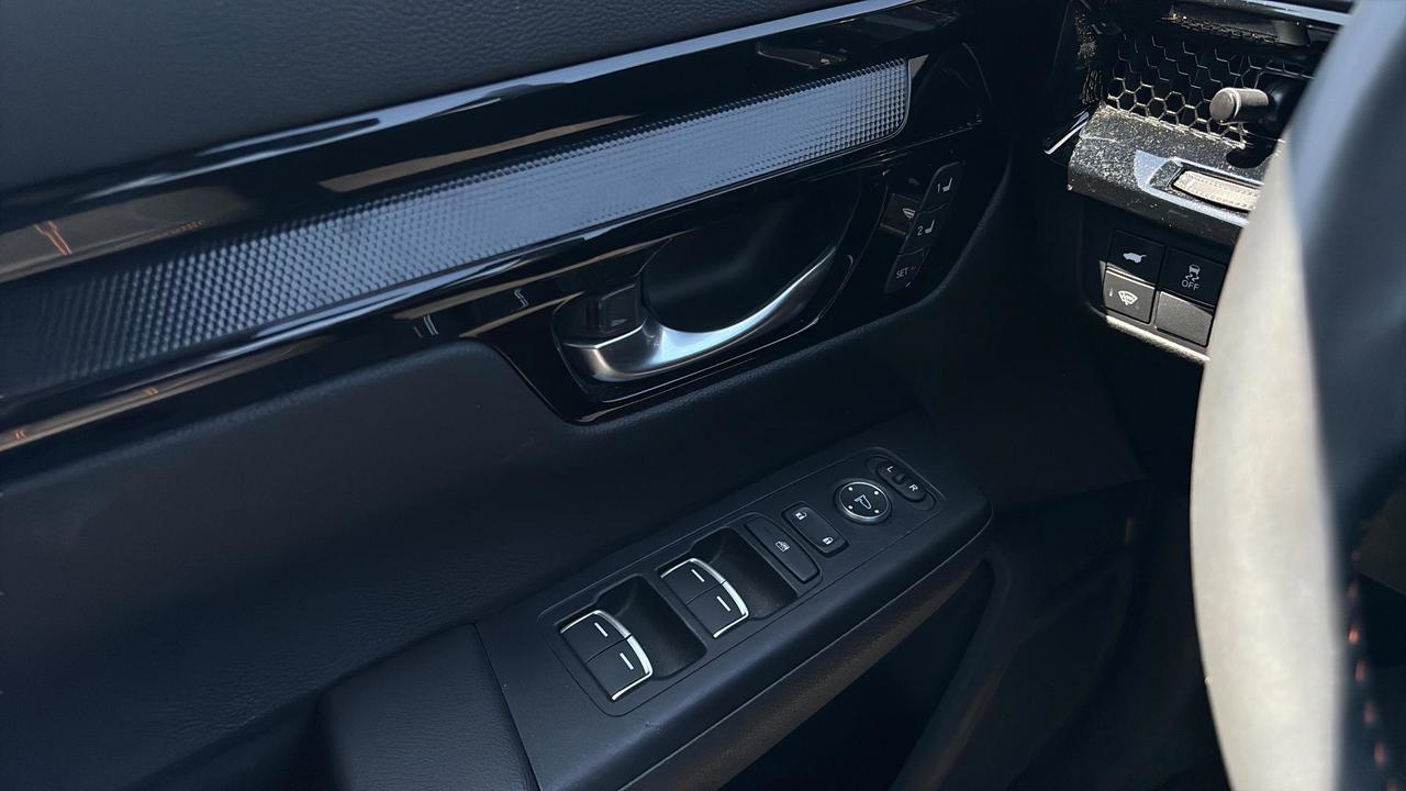 2024 Honda CR-V Hybrid Touring AWD Photo