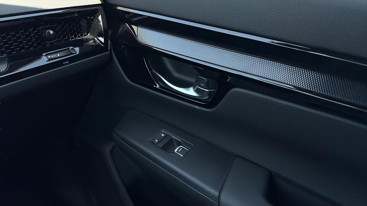 2024 Honda CR-V Hybrid Touring AWD Photo