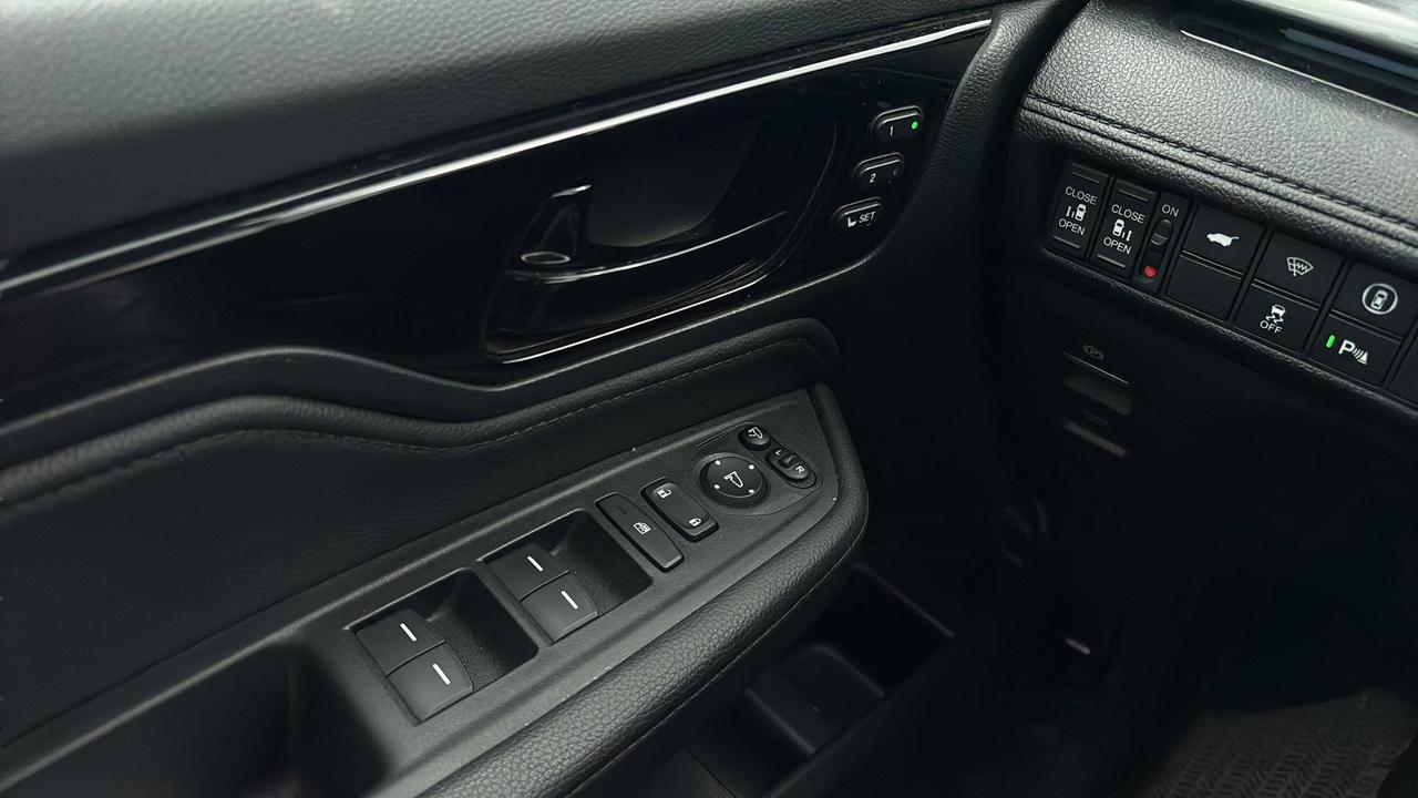 2024 Honda Odyssey Touring Auto Photo