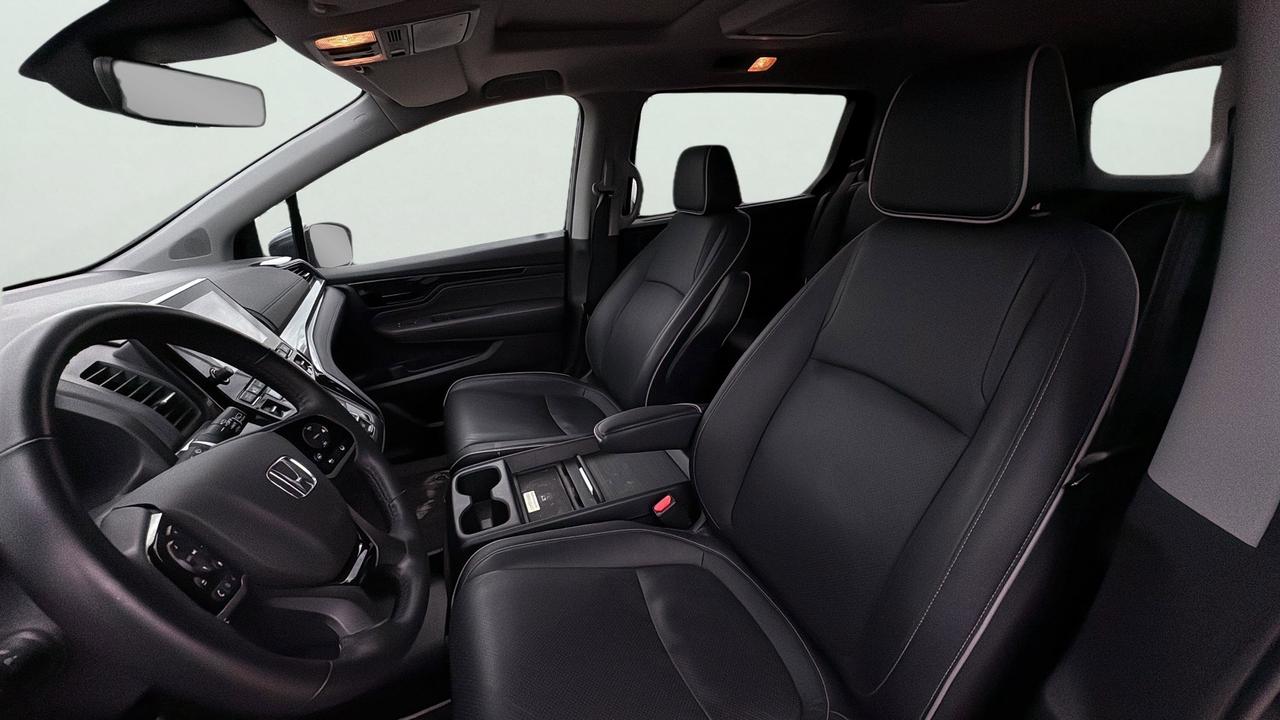 2024 Honda Odyssey Touring Auto Photo