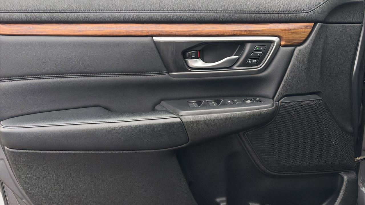 2017 Honda CR-V AWD 5dr Touring Photo