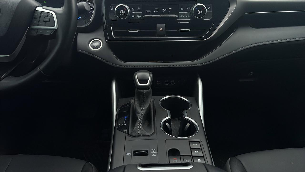 2024 Toyota Highlander Hybrid  Photo