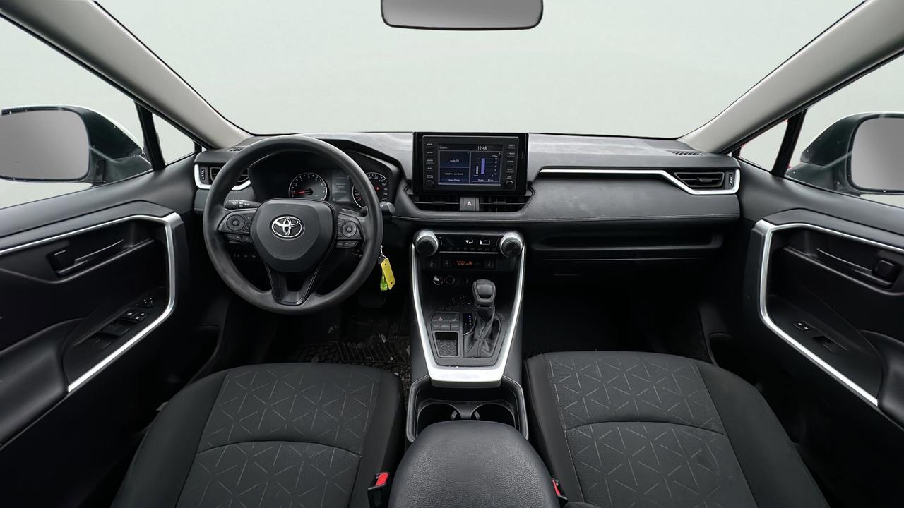 2021 Toyota RAV4 LE FWD Photo