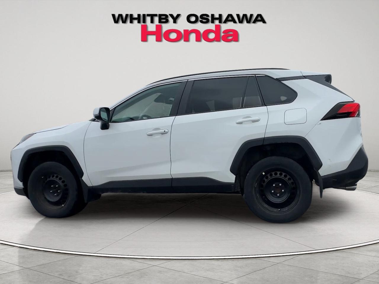 2021 Toyota RAV4 LE FWD Photo3