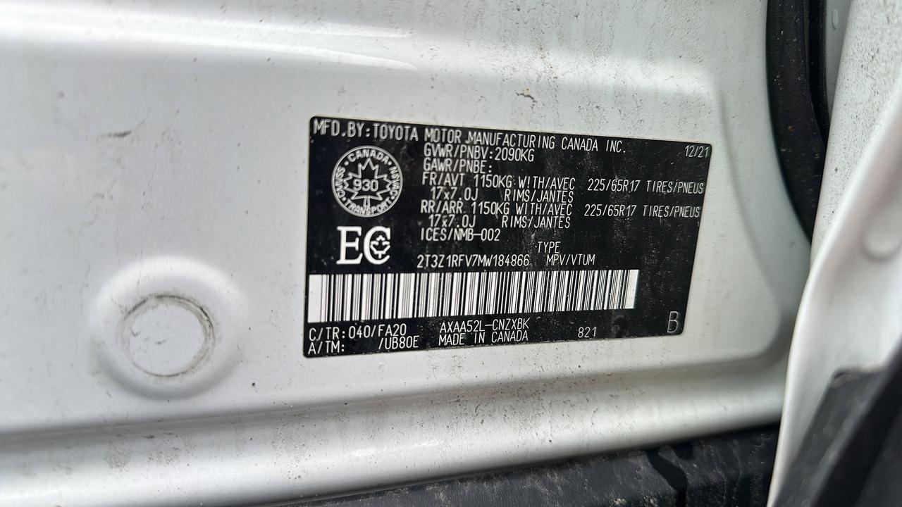 2021 Toyota RAV4 LE FWD Photo