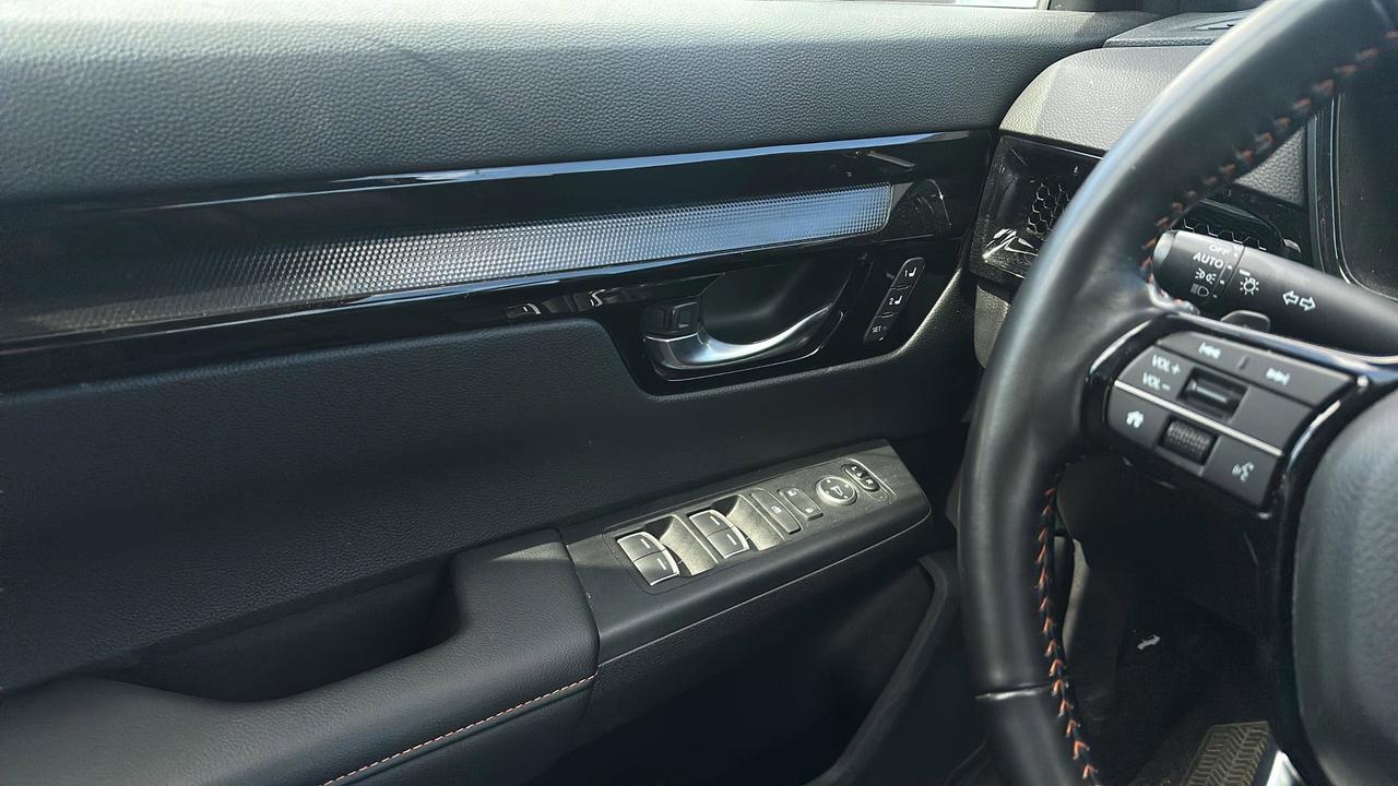 2025 Honda CR-V Hybrid Touring AWD Photo