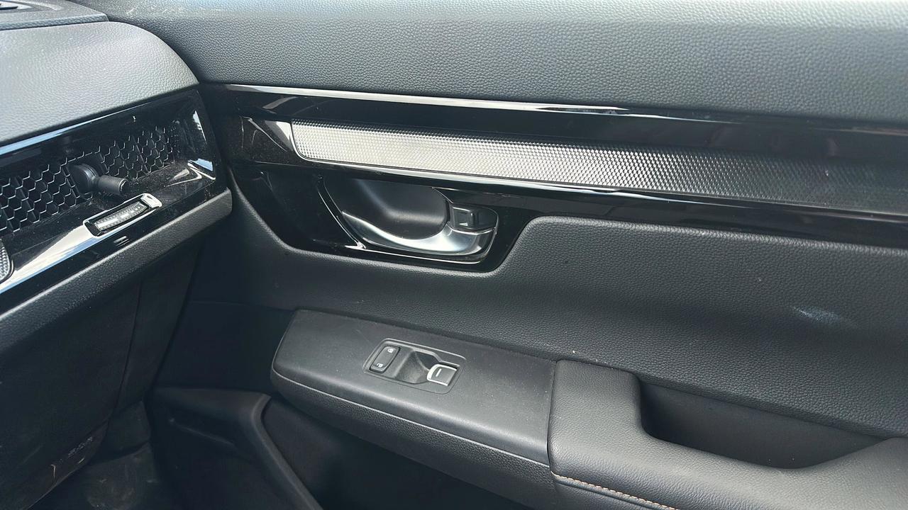 2025 Honda CR-V Hybrid Touring AWD Photo
