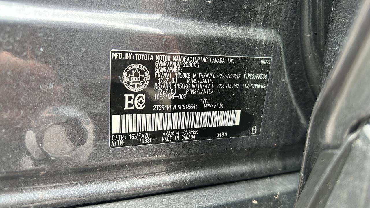 2025 Toyota RAV4 XLE AWD Photo