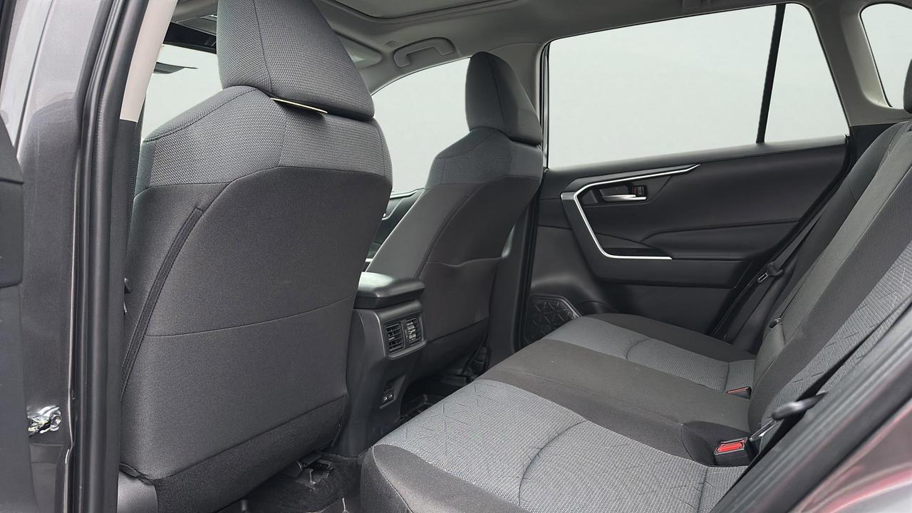 2025 Toyota RAV4 XLE AWD Photo