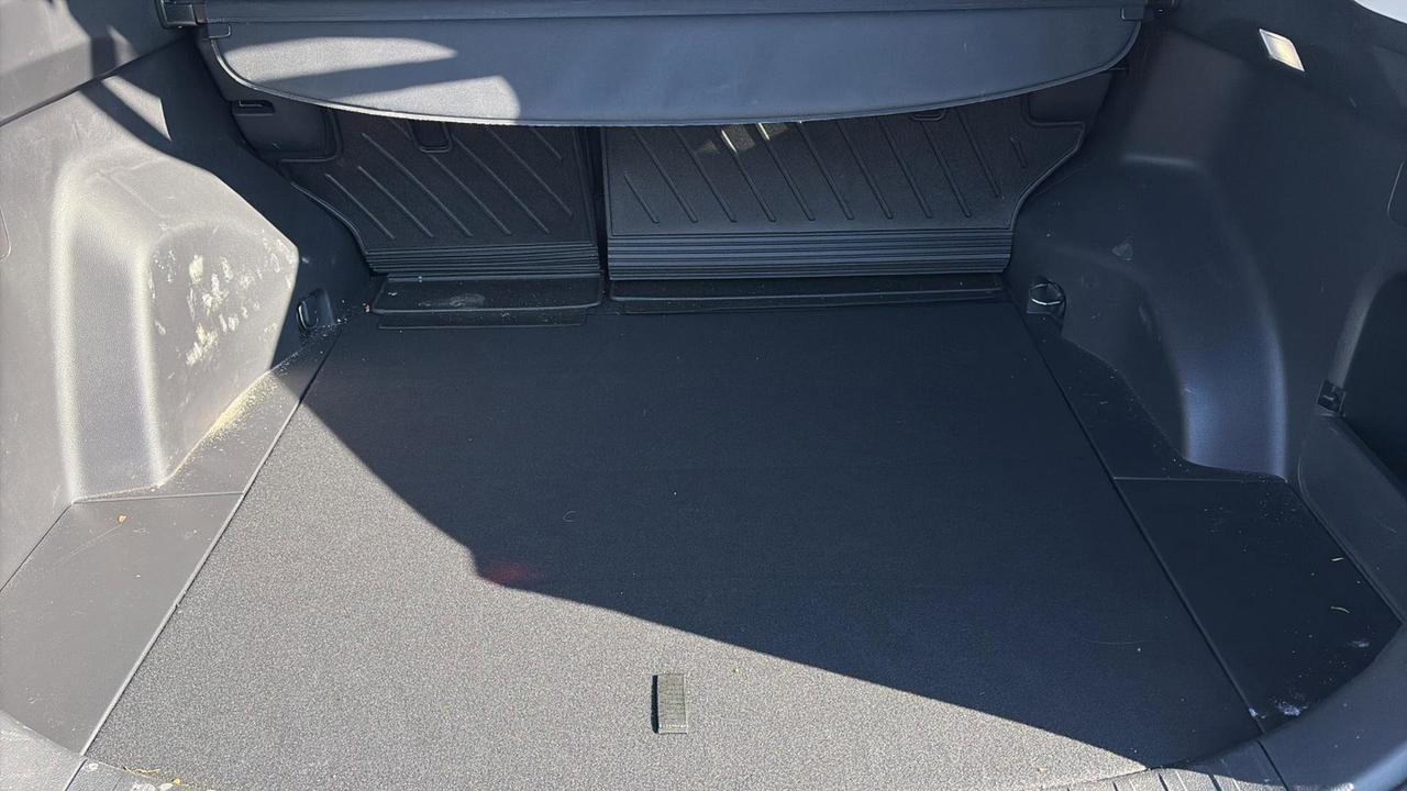 2025 Toyota RAV4 XLE AWD Photo