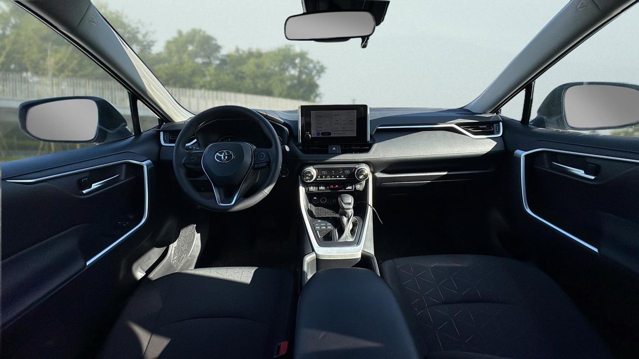 2025 Toyota RAV4 XLE AWD Photo