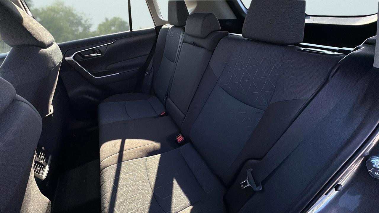 2025 Toyota RAV4 XLE AWD Photo