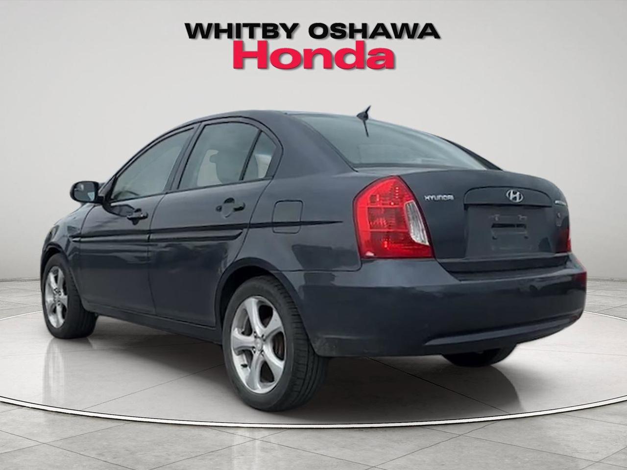 2010 Hyundai Accent 4dr Sdn Auto GL Photo4