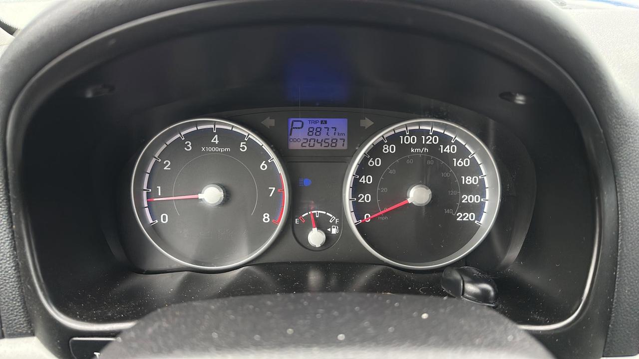 2010 Hyundai Accent 4dr Sdn Auto GL Photo