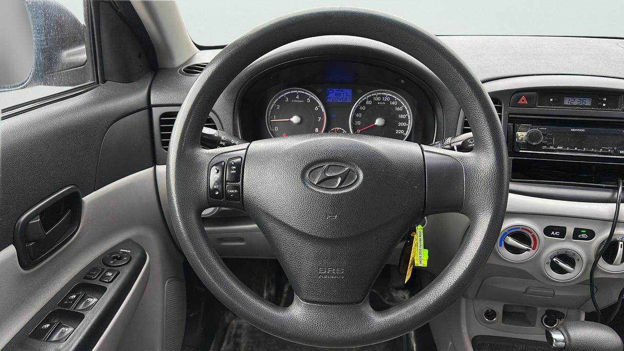 2010 Hyundai Accent 4dr Sdn Auto GL Photo