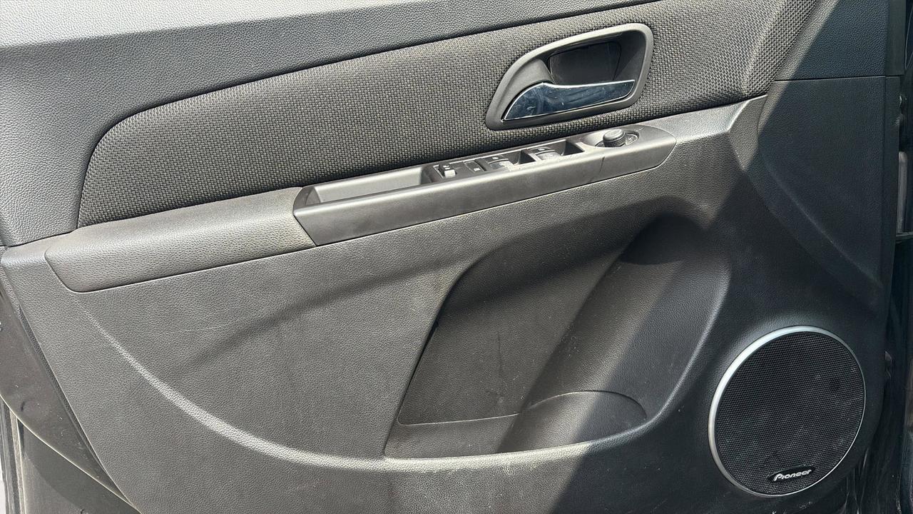 2015 Chevrolet Cruze 4dr Sdn 2lt Photo