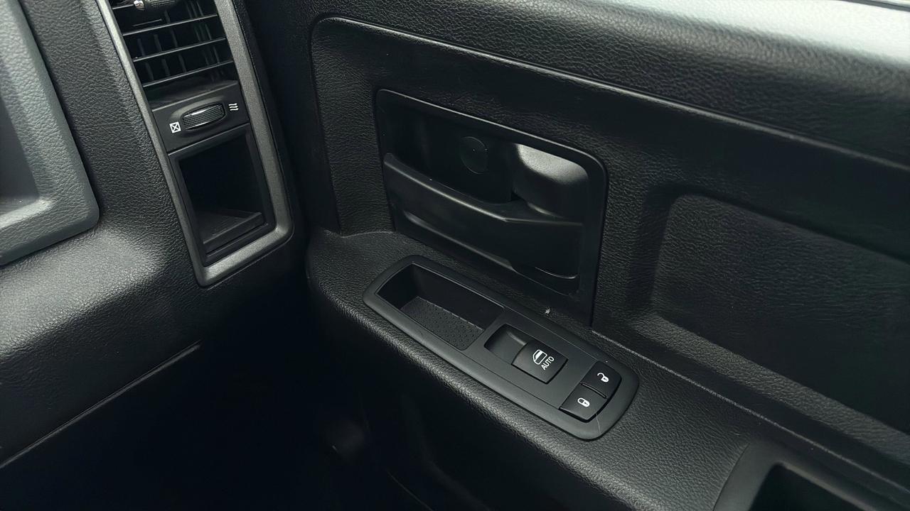 2019 RAM 1500 Classic ST 4x4 Crew Cab 5'7  Box Photo