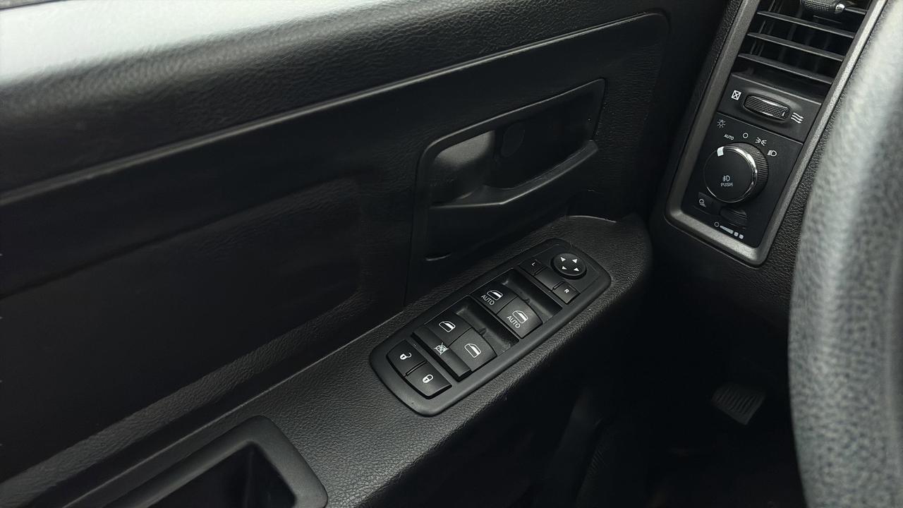 2019 RAM 1500 Classic ST 4x4 Crew Cab 5'7  Box Photo