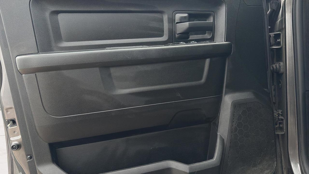 2019 RAM 1500 Classic ST 4x4 Crew Cab 5'7  Box Photo