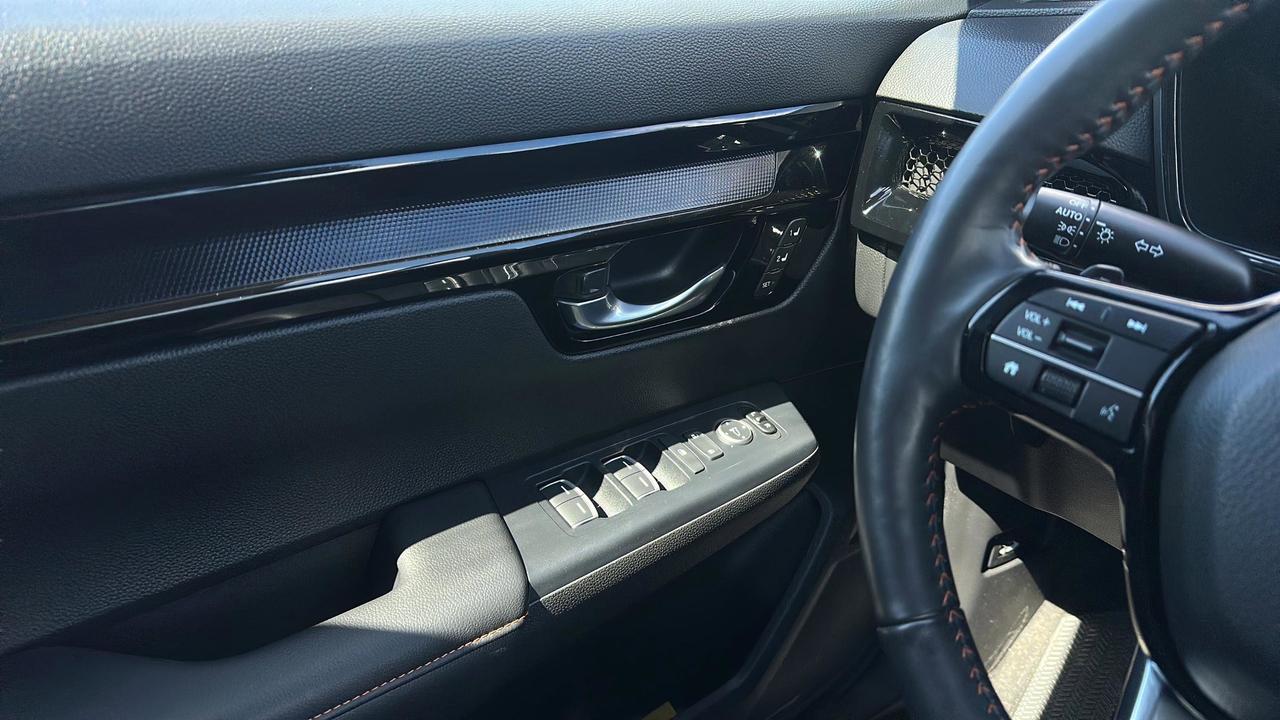 2025 Honda CR-V Hybrid Touring AWD Photo