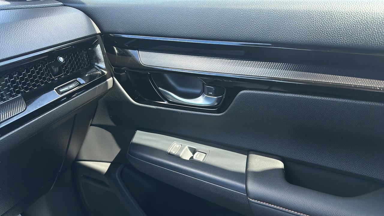 2025 Honda CR-V Hybrid Touring AWD Photo