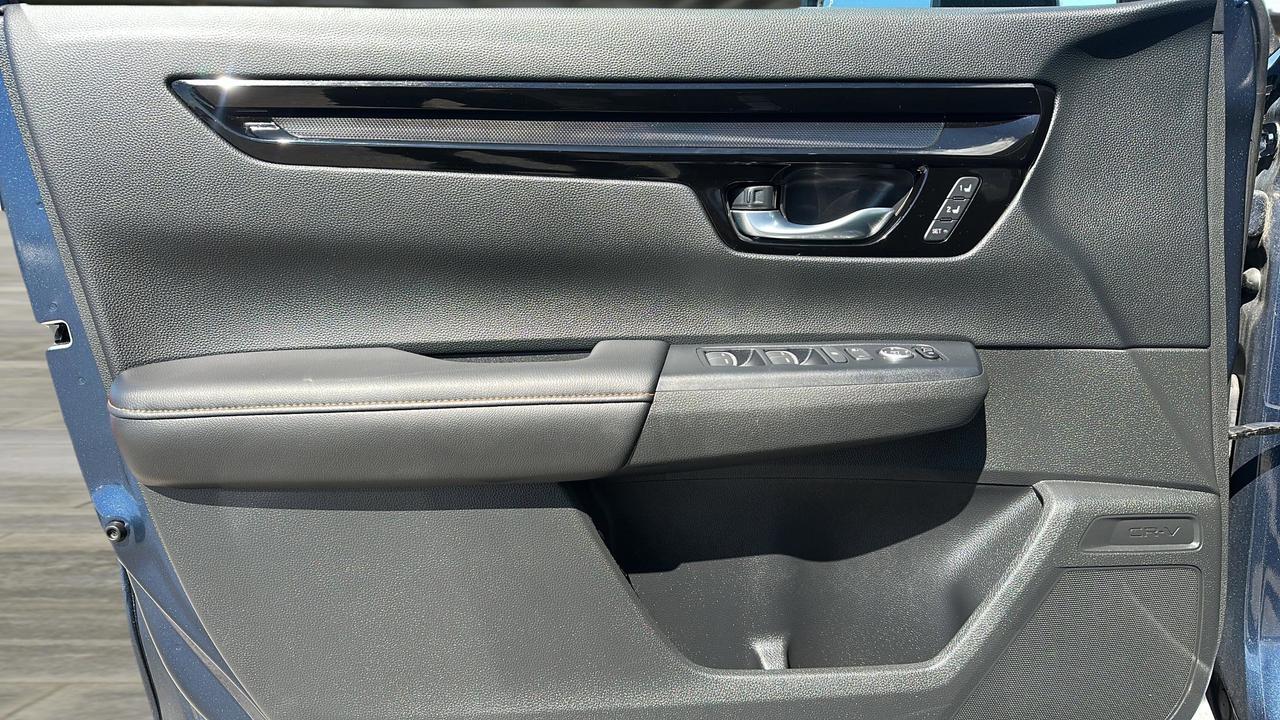 2025 Honda CR-V Hybrid Touring AWD Photo