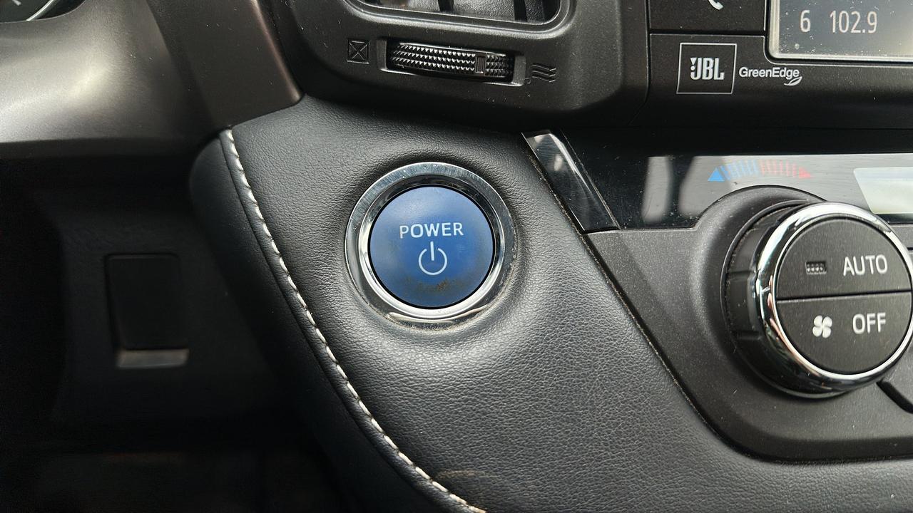 2018 Toyota RAV4 Hybrid  Photo