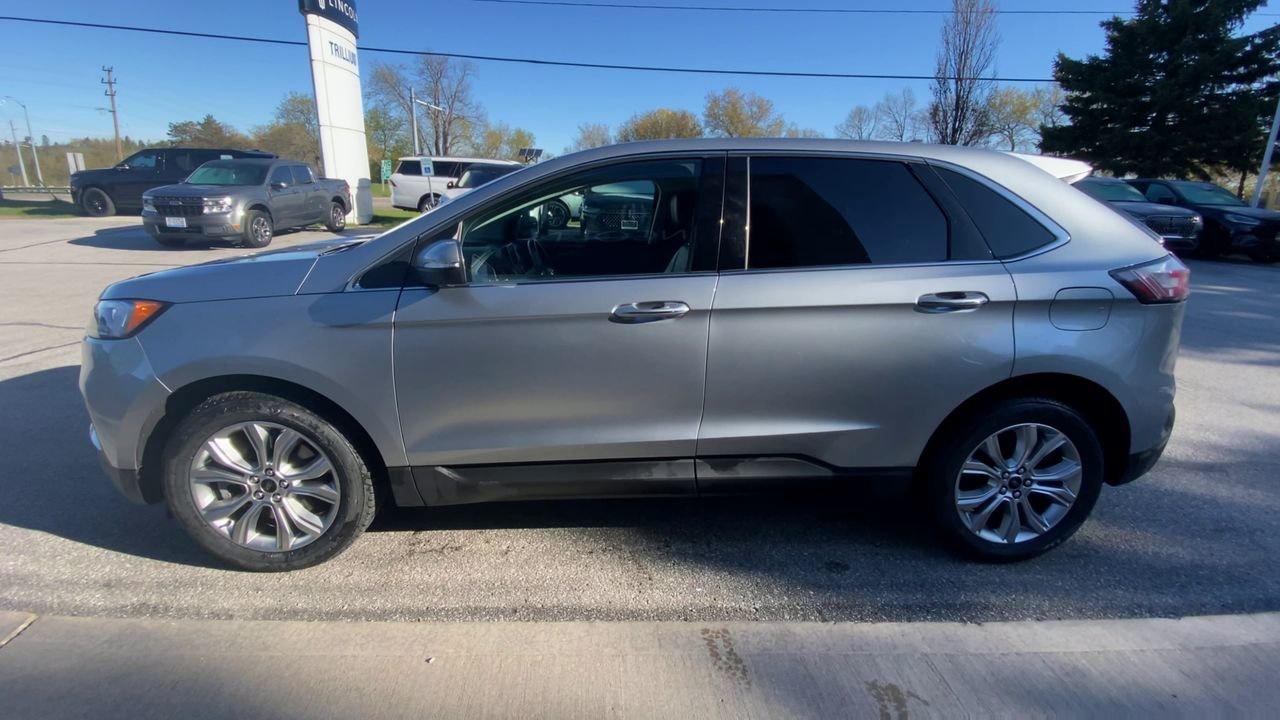 2024 Ford Edge Titanium Photo4