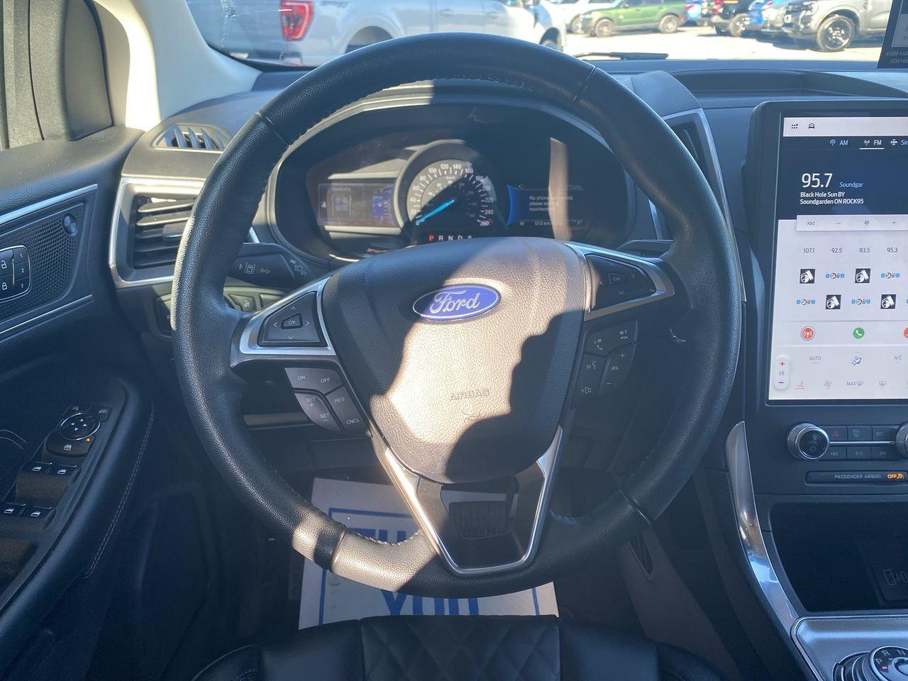 2024 Ford Edge Titanium Photo