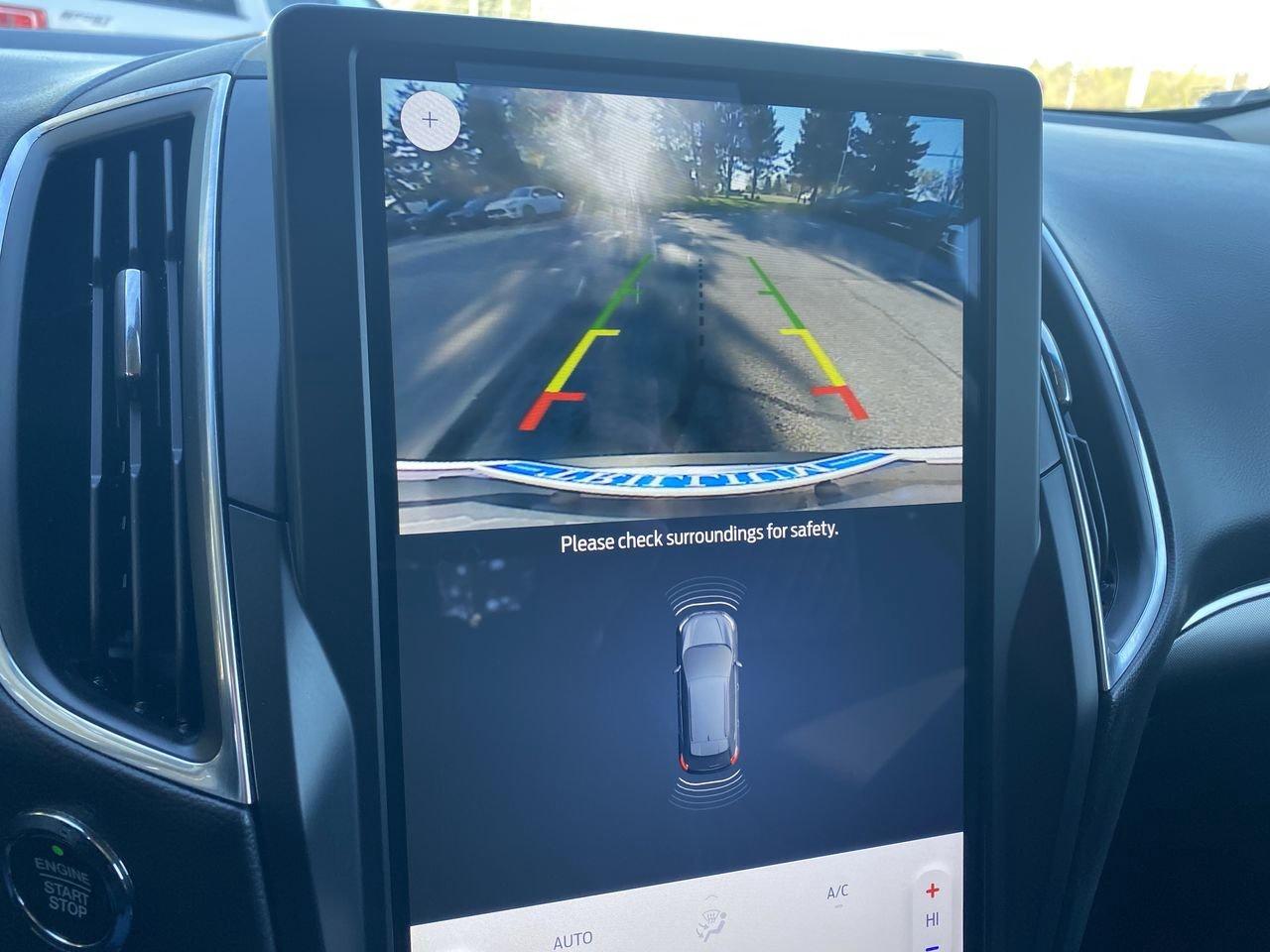 2024 Ford Edge Titanium Photo